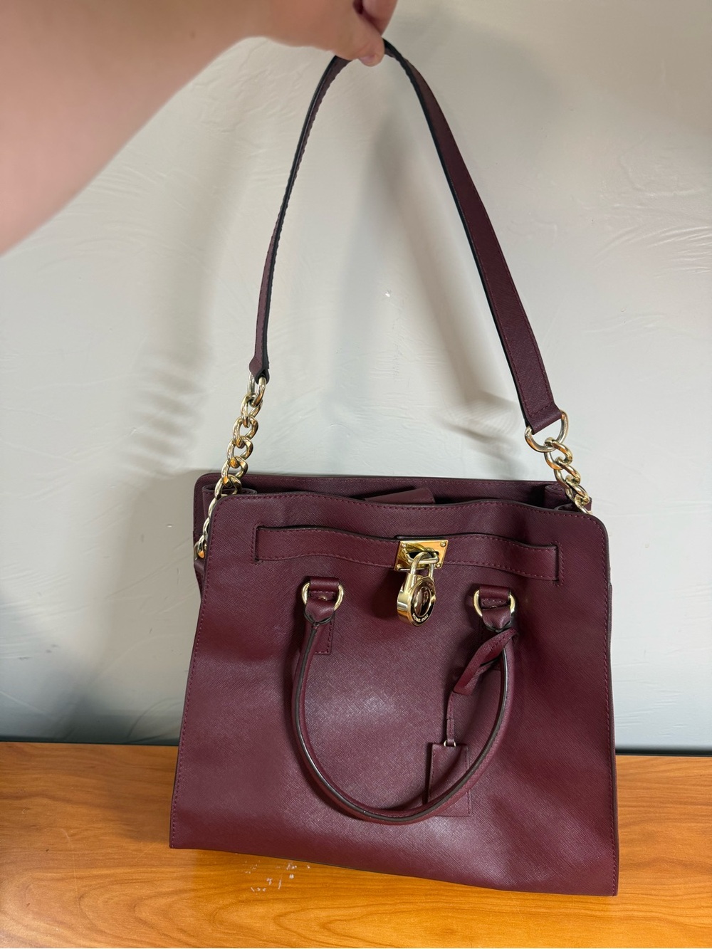 MICHAEL KORS Hamilton Medium East West Satchel Merlot Saffiano Leather Purse Bag - Picture 2 of 9